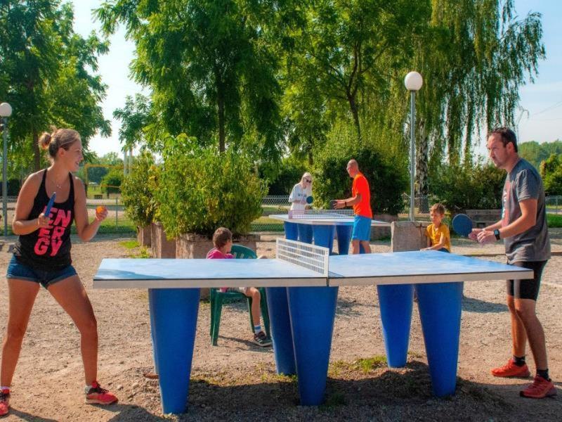 Anne Marie Vous Accueilles Dans Son Logement Familiale Pour 6 Personnes 3 Chambres Confortable Proche D Europa Park A Boofzheim Dans Camping 3 Etoiles Dış mekan fotoğraf